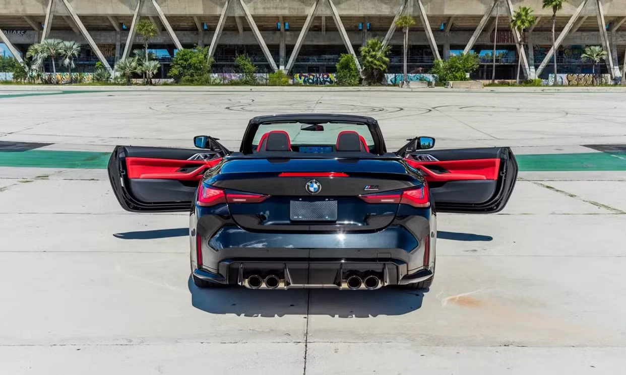 BMW M4 Competition xDrive 2024 — vehicle gallery, photo 11