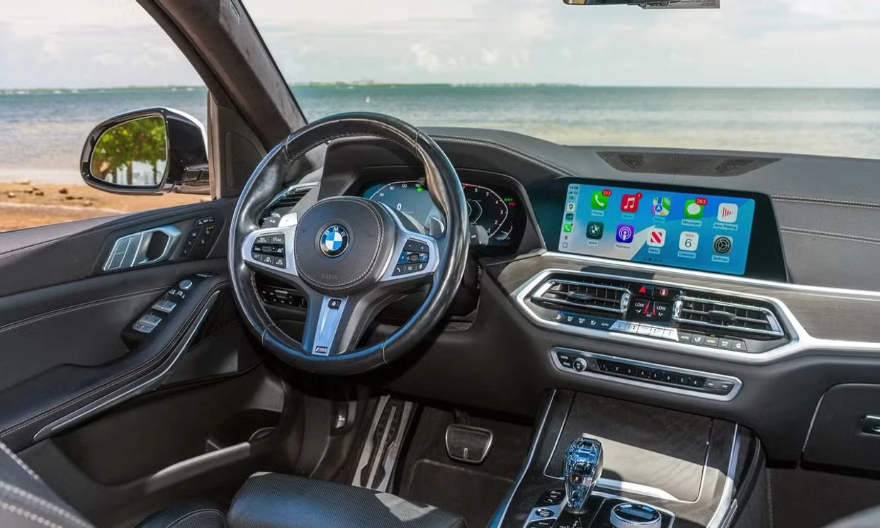 BMW X7 xDrive40i 2022 — vehicle gallery, photo 9