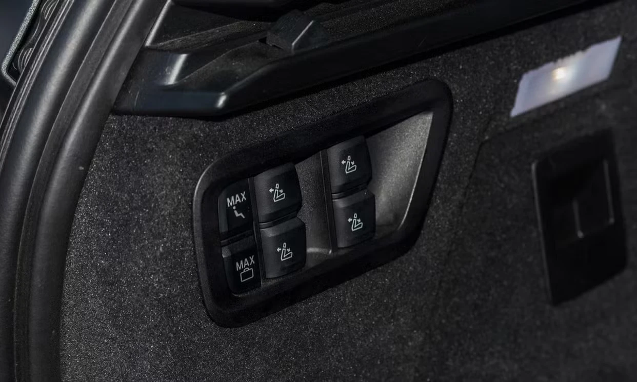 BMW X7 xDrive40i 2022 — vehicle gallery, photo 16