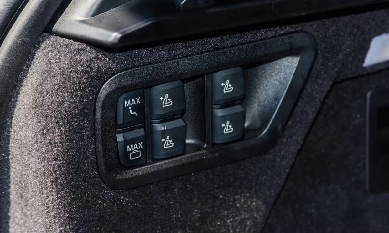 BMW X7 xDrive40i 2026 — vehicle gallery, photo 16