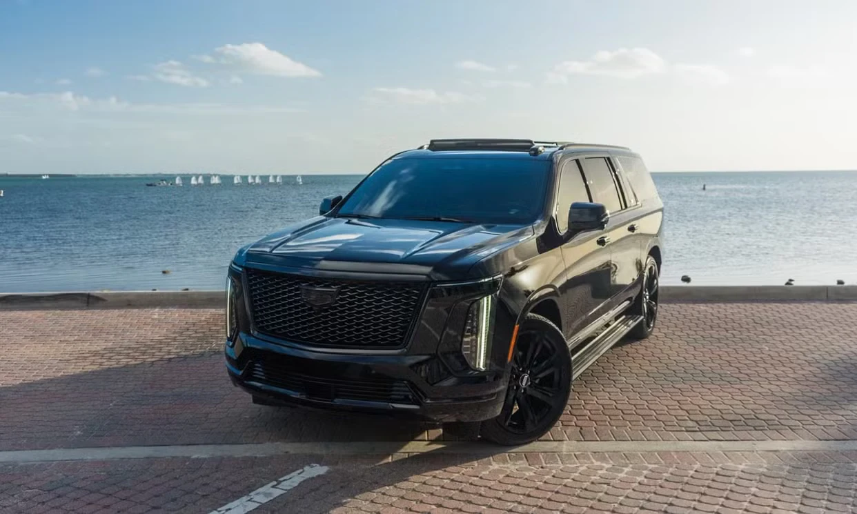 Cadillac Escalade ESV Sport Platinum 2025 — vehicle gallery, photo 1