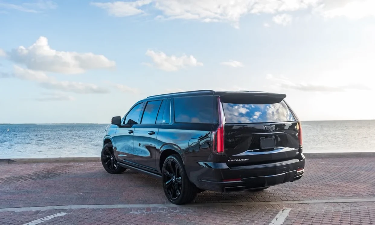 Cadillac Escalade ESV Sport Platinum 2025 — vehicle gallery, photo 4