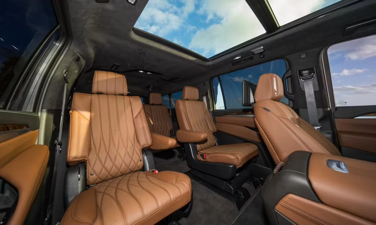 Cadillac Escalade ESV Sport Platinum 2025 — vehicle gallery, photo 7