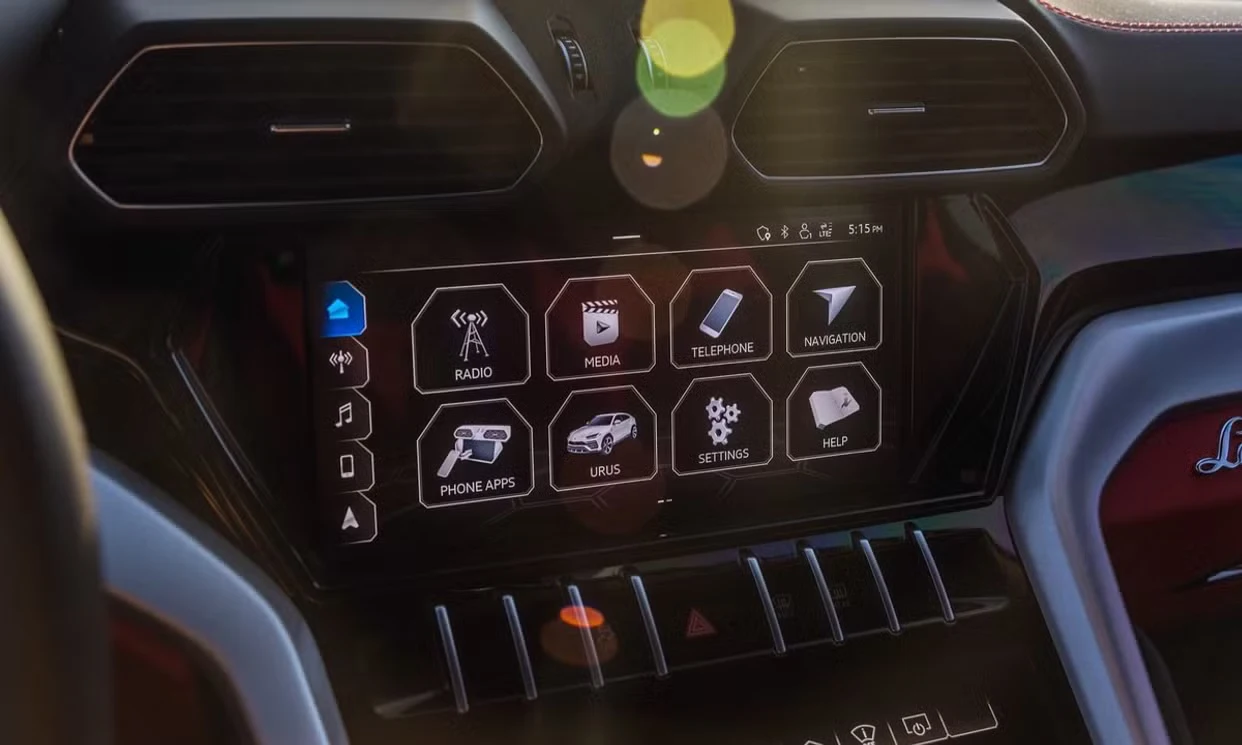 Lamborghini Urus 2020 — vehicle gallery, photo 7