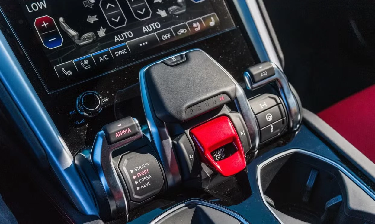 Lamborghini Urus 2020 — vehicle gallery, photo 13
