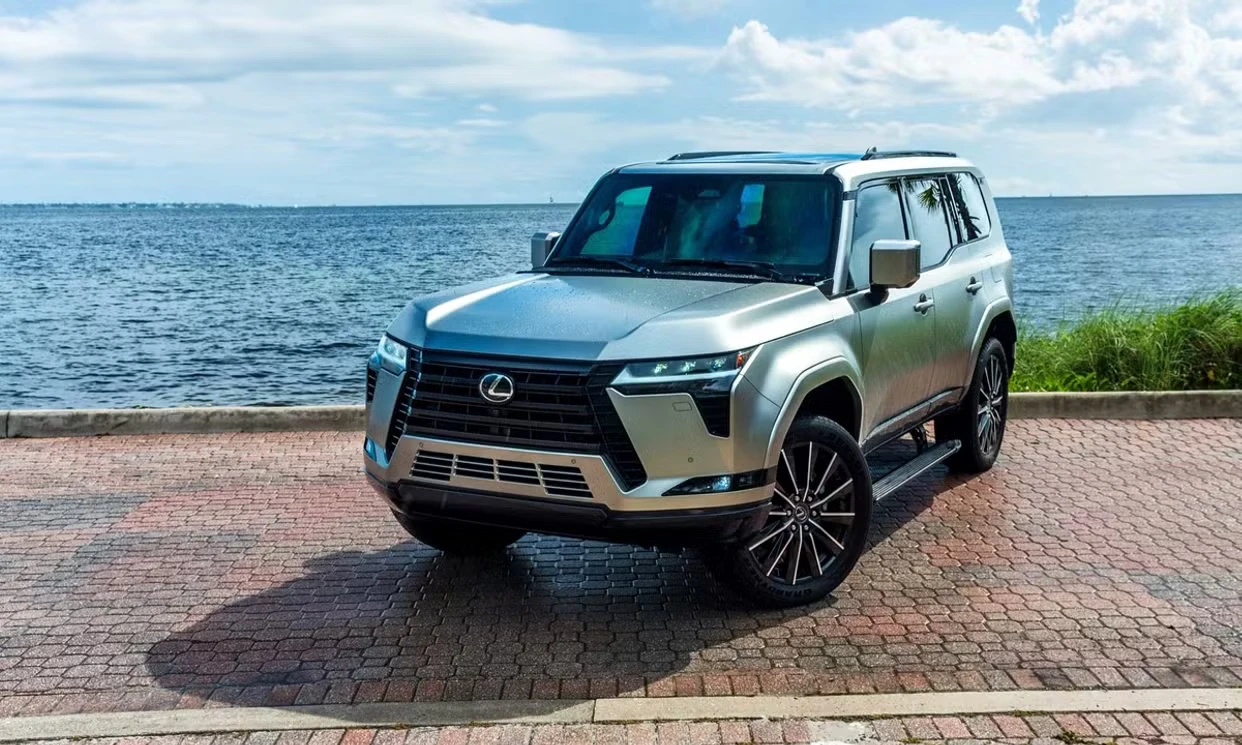 Lexus GX 550 Luxury+ 2025 — vehicle gallery, photo 2