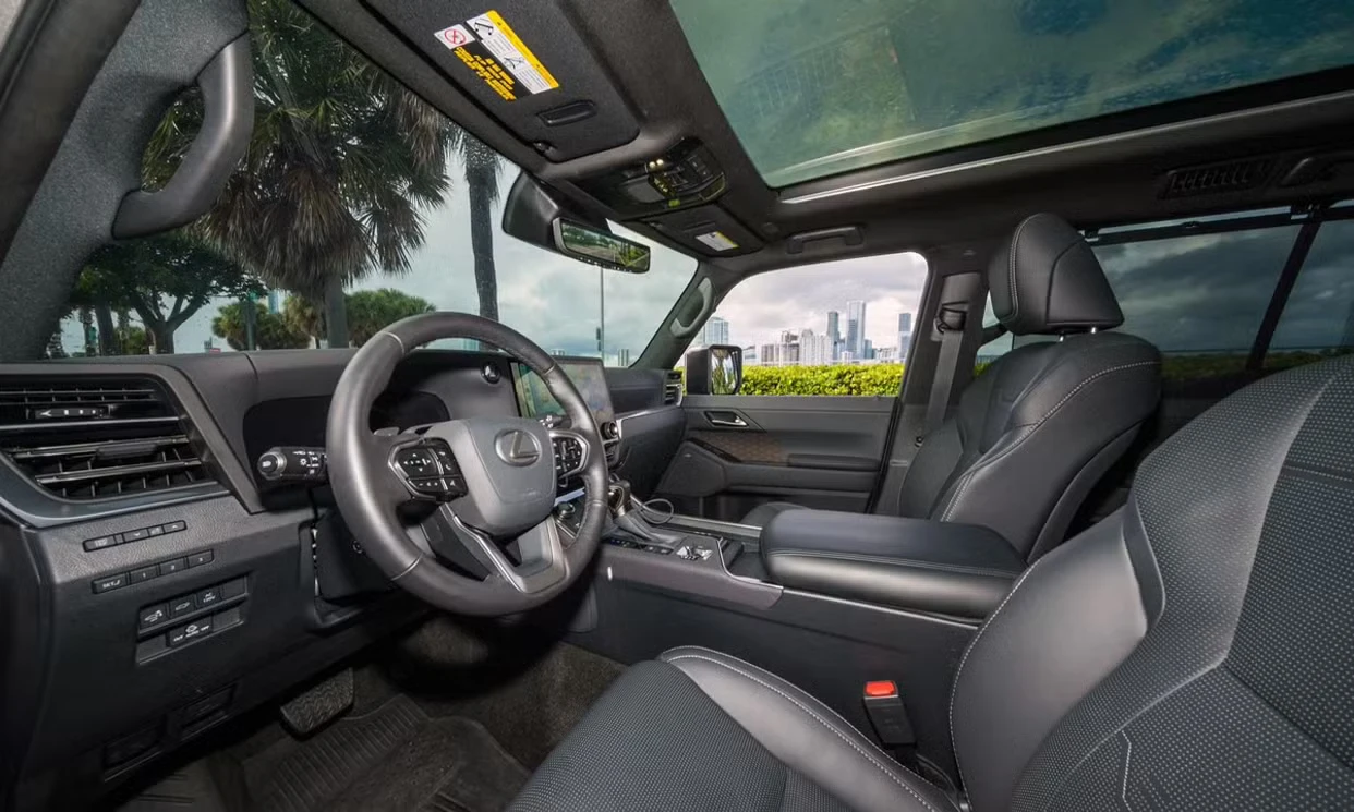 Lexus GX 550 Luxury+ 2025 — vehicle gallery, photo 15