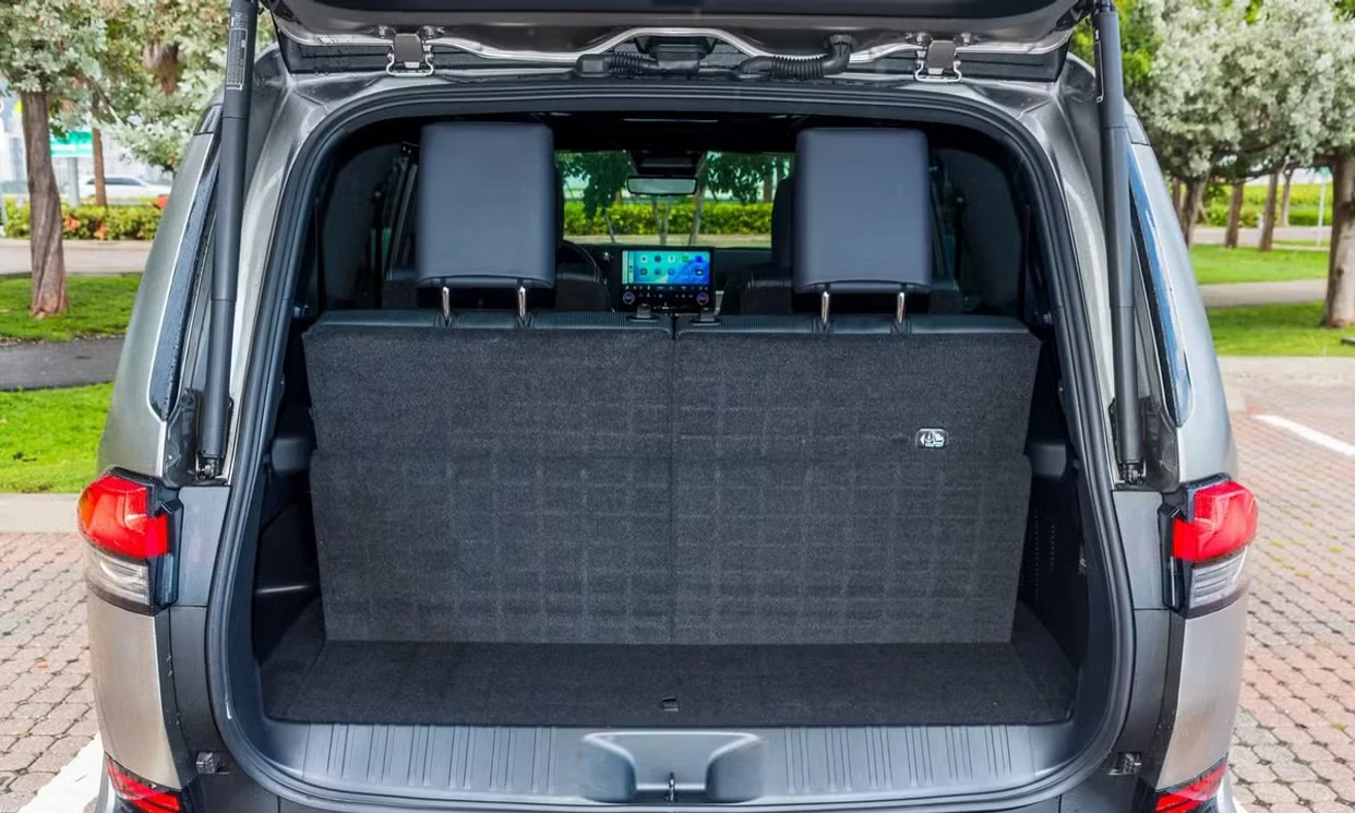 Lexus GX 550 Luxury+ 2025 — vehicle gallery, photo 22