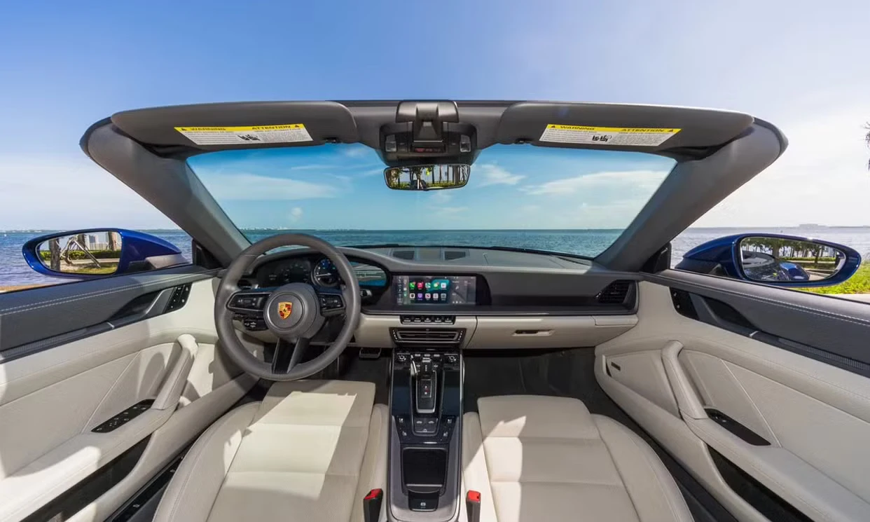 Porsche 911 Carrera 2021 — vehicle gallery, photo 3