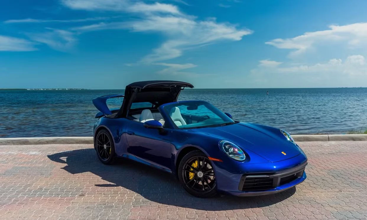 Porsche 911 Carrera 2021 — vehicle gallery, photo 17