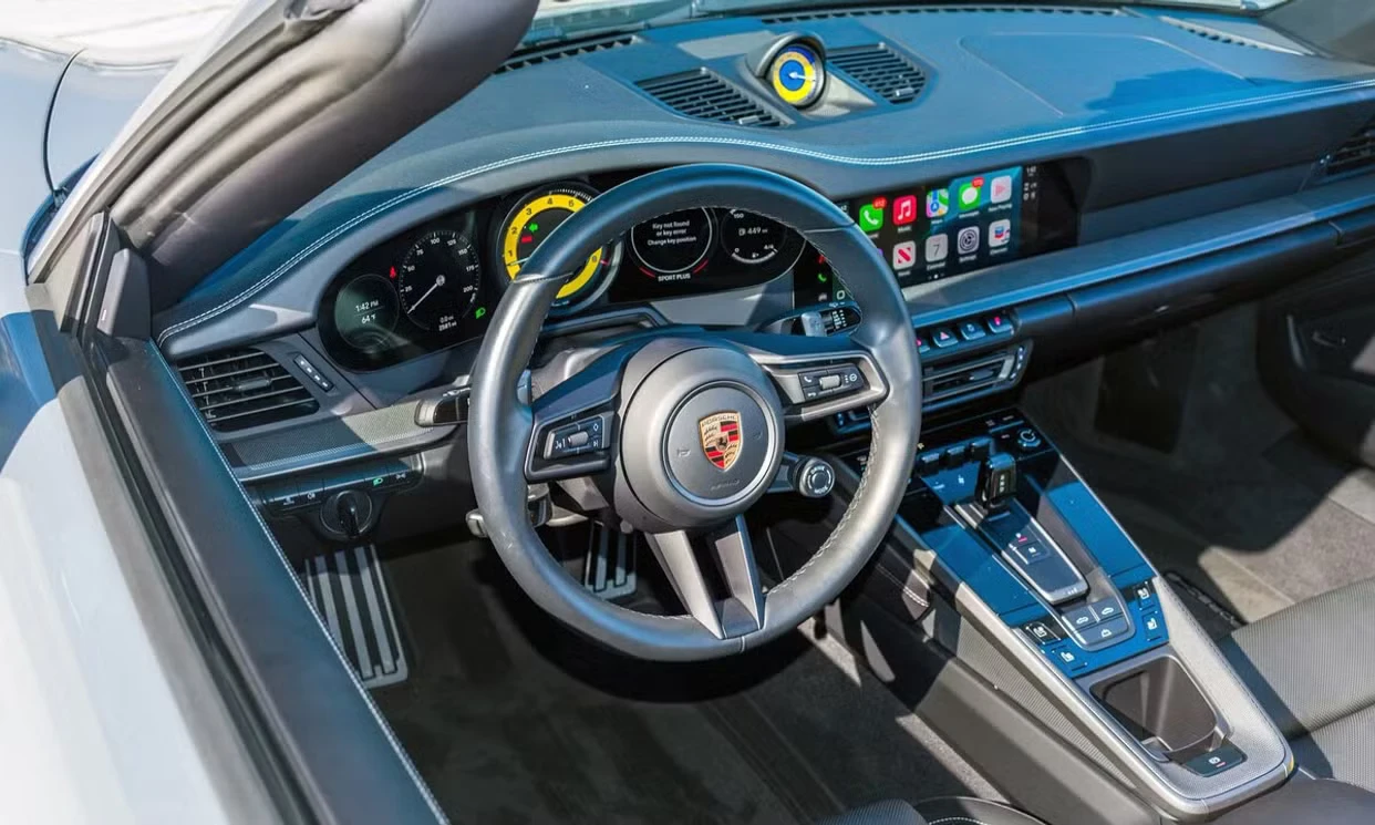 Porsche 911 Carrera 2023 — vehicle gallery, photo 11