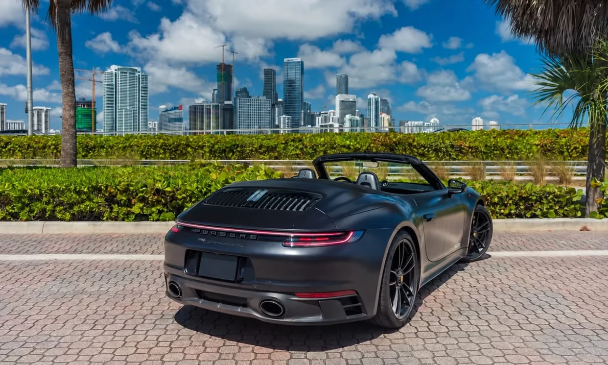 Porsche 911 Carrera 4 GTS 2022 — vehicle gallery, photo 5