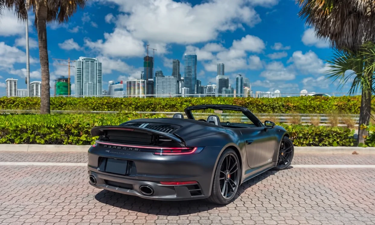Porsche 911 Carrera 4 GTS 2022 — vehicle gallery, photo 7