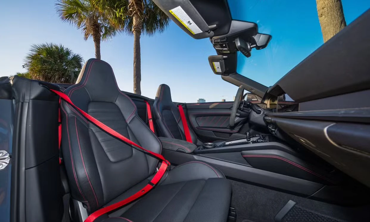 Porsche 911 Carrera GTS 2025 — vehicle gallery, photo 15