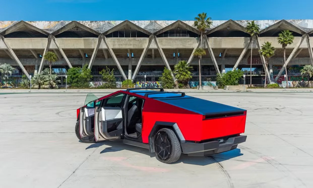 Tesla Cybertruck 2024 — vehicle gallery, photo 11