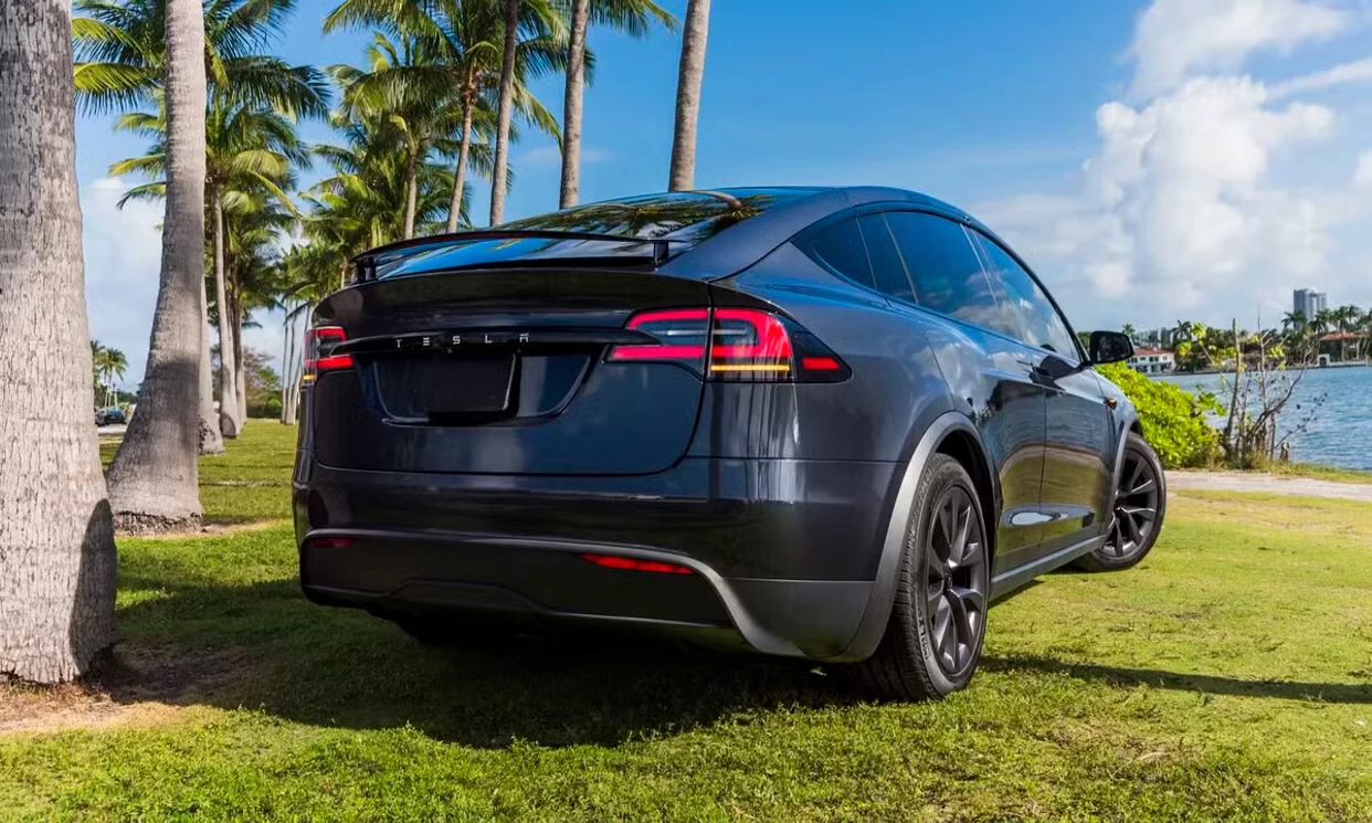 Tesla Model X 2024 — vehicle gallery, photo 4