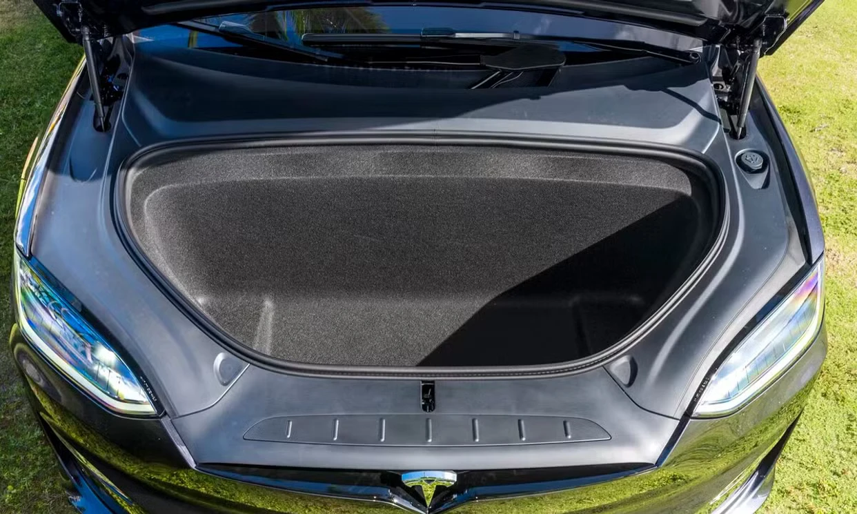 Tesla Model X 2024 — vehicle gallery, photo 16