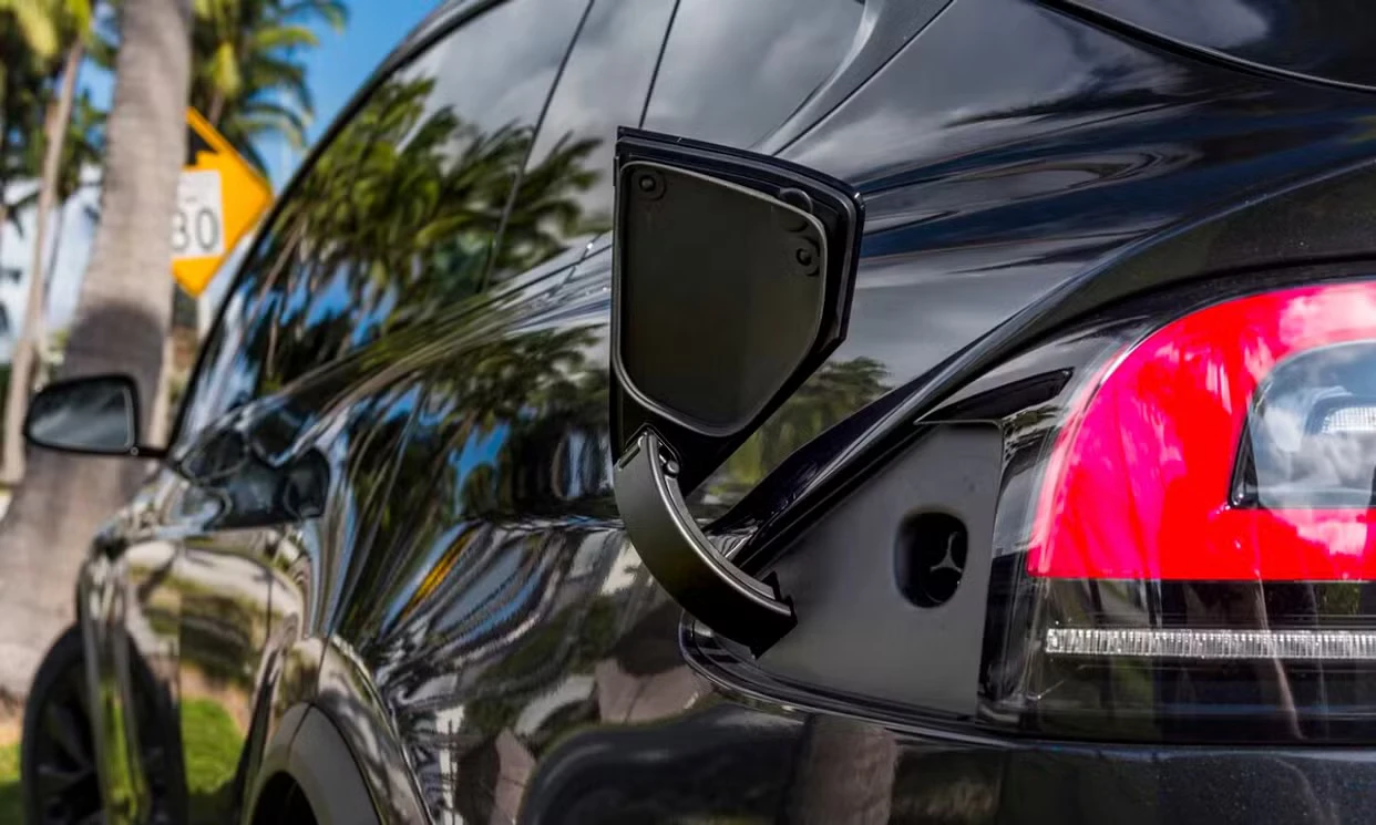 Tesla Model X 2024 — vehicle gallery, photo 18